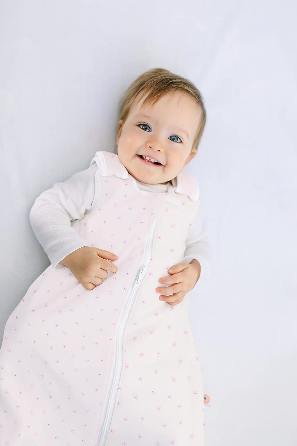 Ergobaby Baby Sleeping Bag 6-18 Month with Feet and Car Seat Belt Slot, On The Move - Daisies, 1.0 TOG
